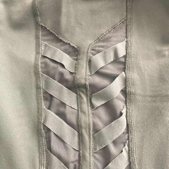 Alo Cropped Leggings - Picture 3 of 3